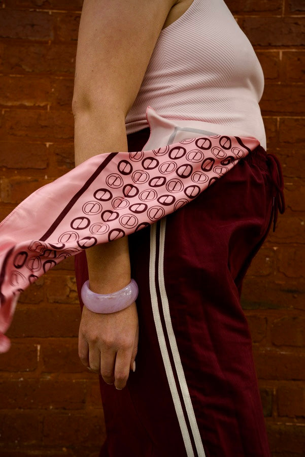 Pink scarf with plum icons – EVELO